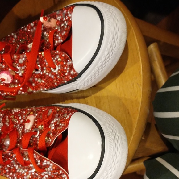 Cherry Pit Red Converse! - Picture 9 of 12